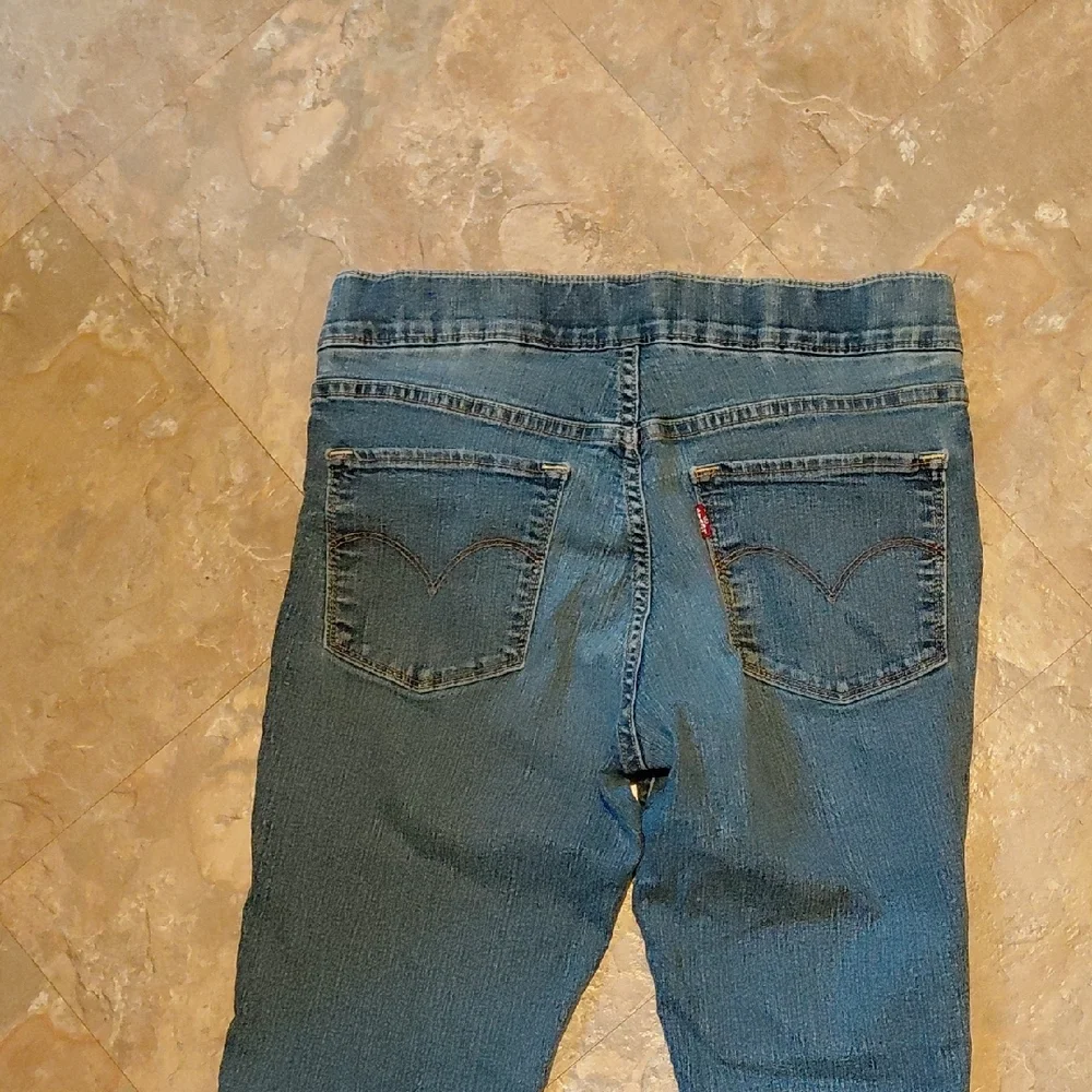 Levi's Women's Skinny Pull Up Jeggins in Blue - Picture 5 of 6